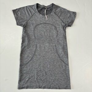 006 - WOMENS LULULEMON ATHLETICA SWIFTLY TECH SHORT SLEEVE T SHIRT